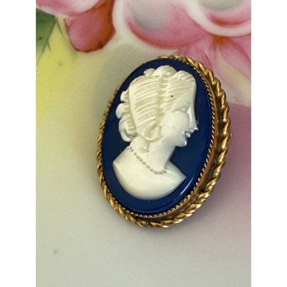 Vintage 50's 12K GF Blue Glass Pearl Shell Cameo Brooch Pendant - Picture 2 of 7